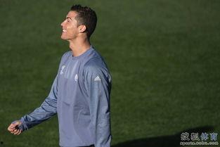 c罗微笑吃瓜群众,足球巨星魅力瞬间