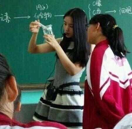 漂亮年轻吃瓜群众图片,捕捉年轻群体的时尚风采